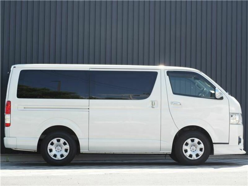 HIACE VAN-11