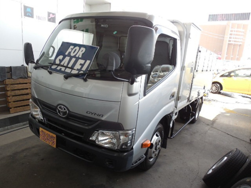 TOYOTA　DYNA