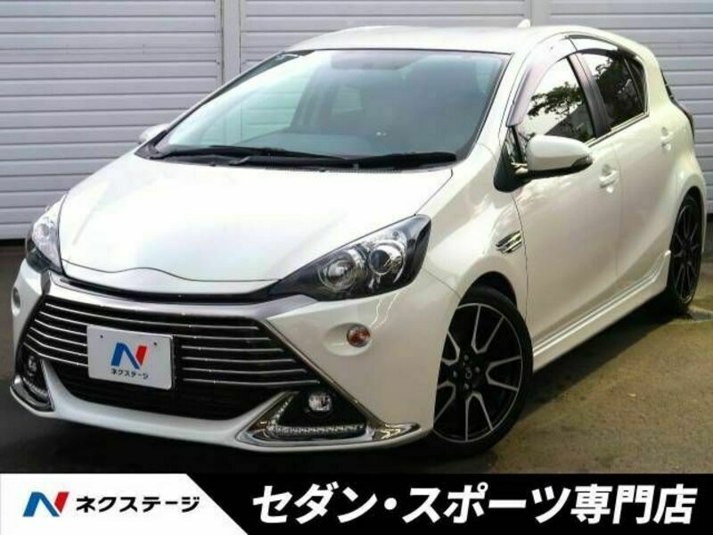 TOYOTA　AQUA