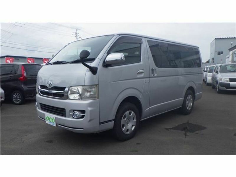 TOYOTA　HIACE