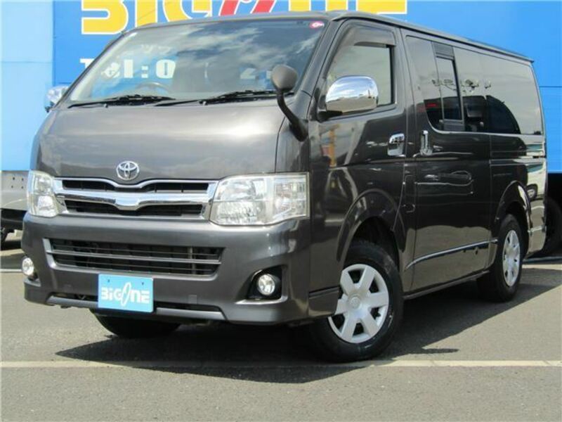 TOYOTA　HIACE VAN