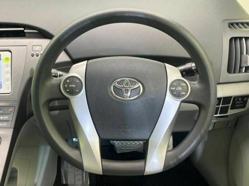 PRIUS-11