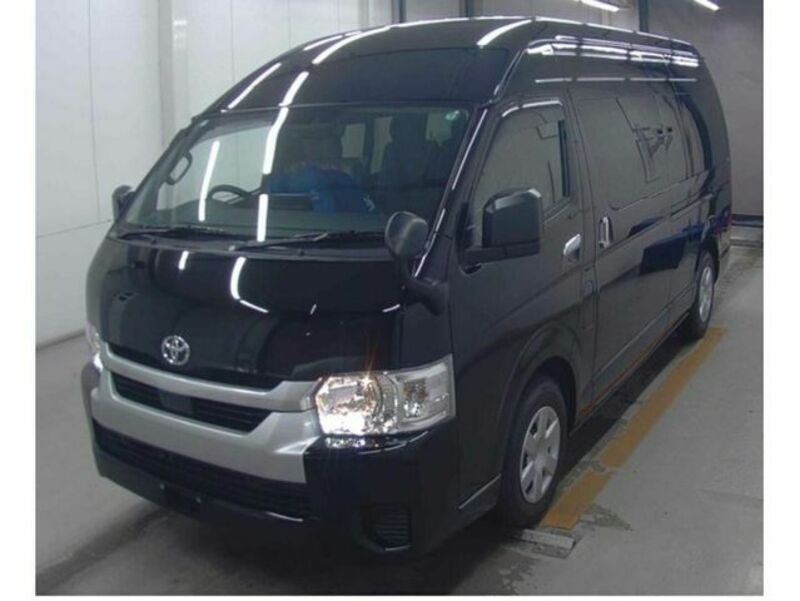 HIACE COMMUTER-1