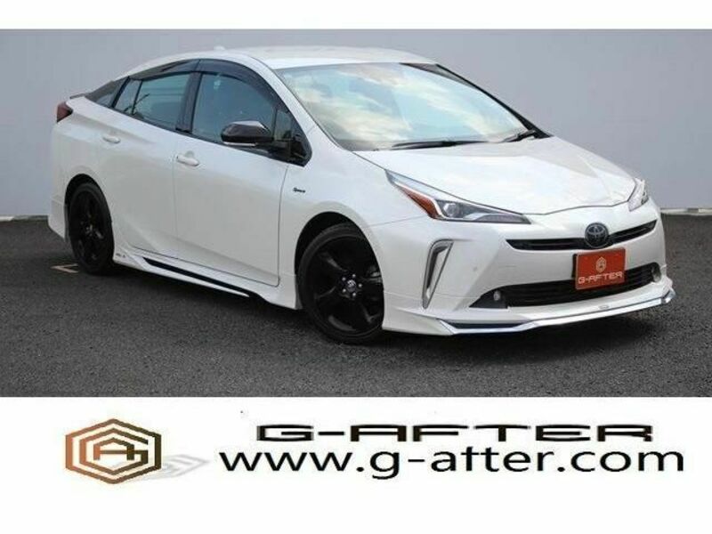 TOYOTA　PRIUS