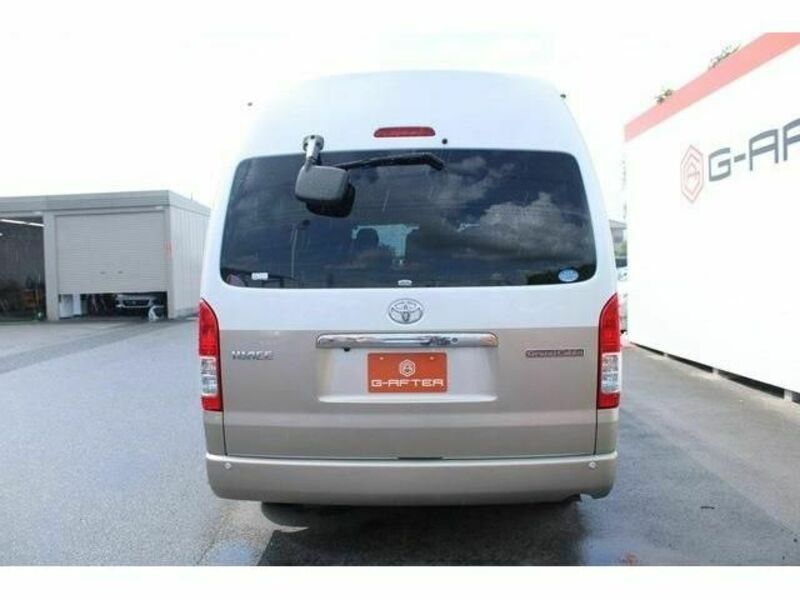 HIACE-8