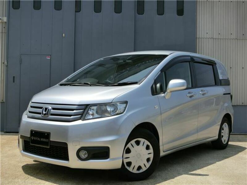 HONDA　FREED SPIKE