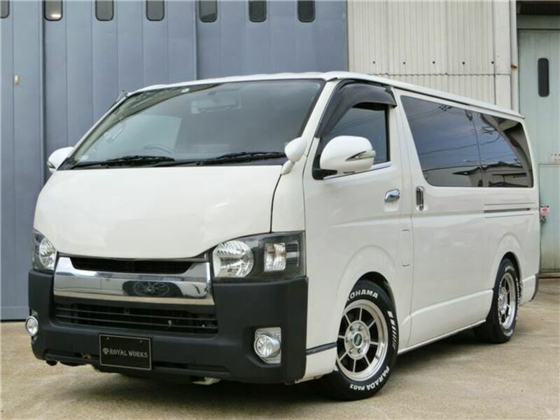 TOYOTA　HIACE