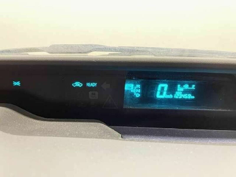 PRIUS-8