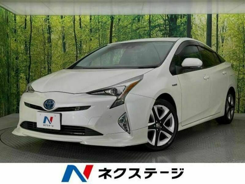 TOYOTA　PRIUS