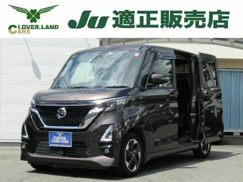 NISSAN　ROOX