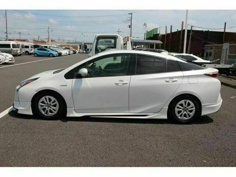 PRIUS-8