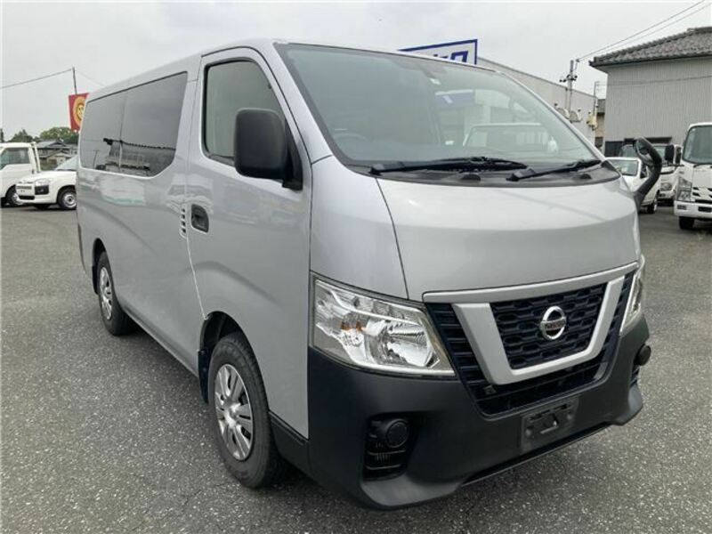 NISSAN　NV350 CARAVAN