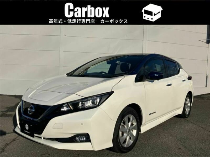 NISSAN　LEAF