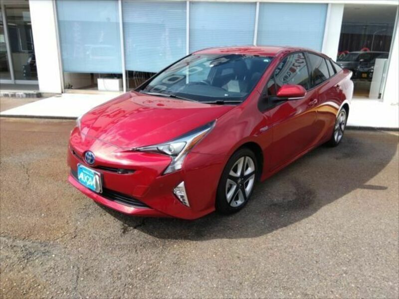 TOYOTA　PRIUS