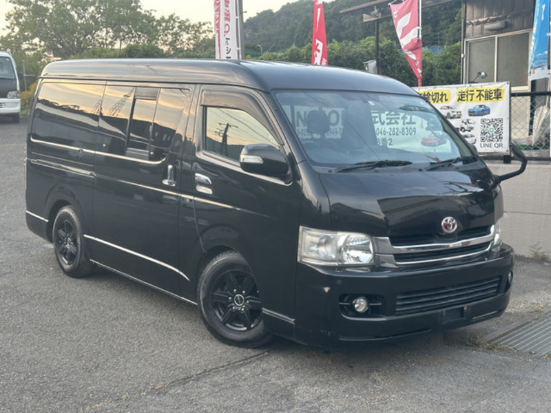 TOYOTA　HIACE VAN