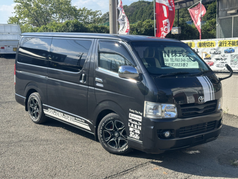 TOYOTA　HIACE VAN