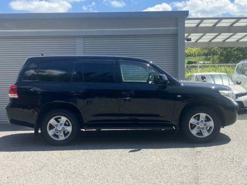 LAND CRUISER-11