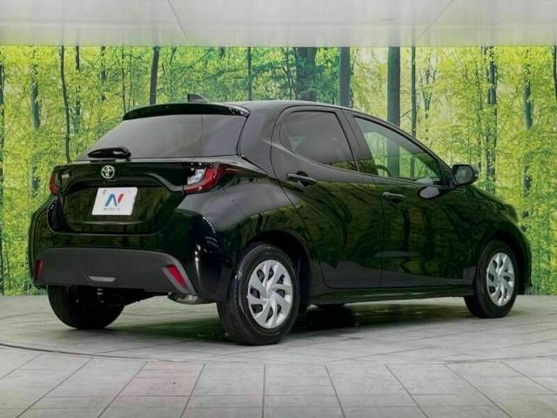 YARIS-17