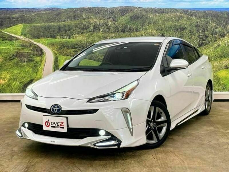 TOYOTA　PRIUS