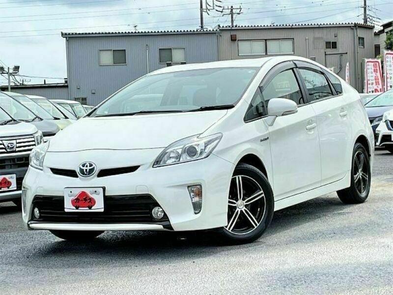 TOYOTA　PRIUS