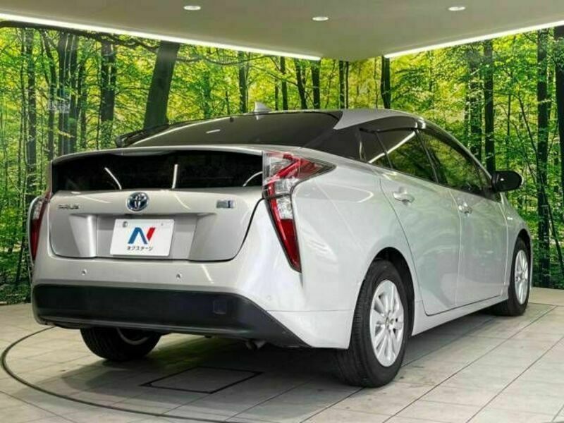 PRIUS-17