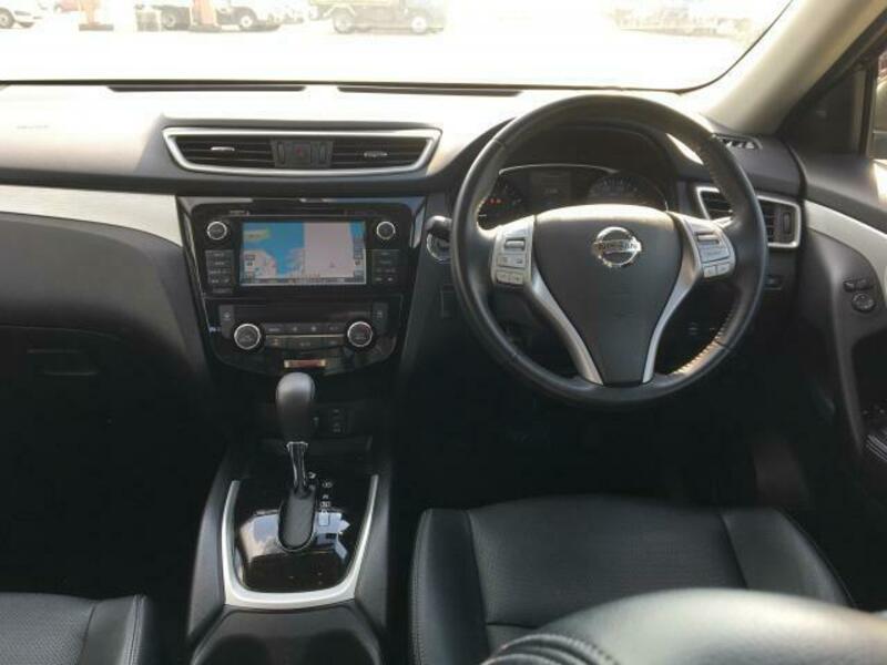X-TRAIL