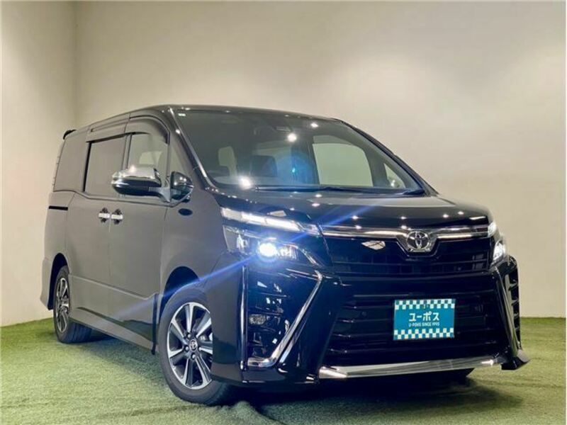 TOYOTA　VOXY