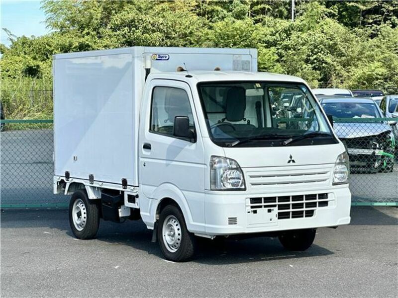 MITSUBISHI　MINICAB TRUCK