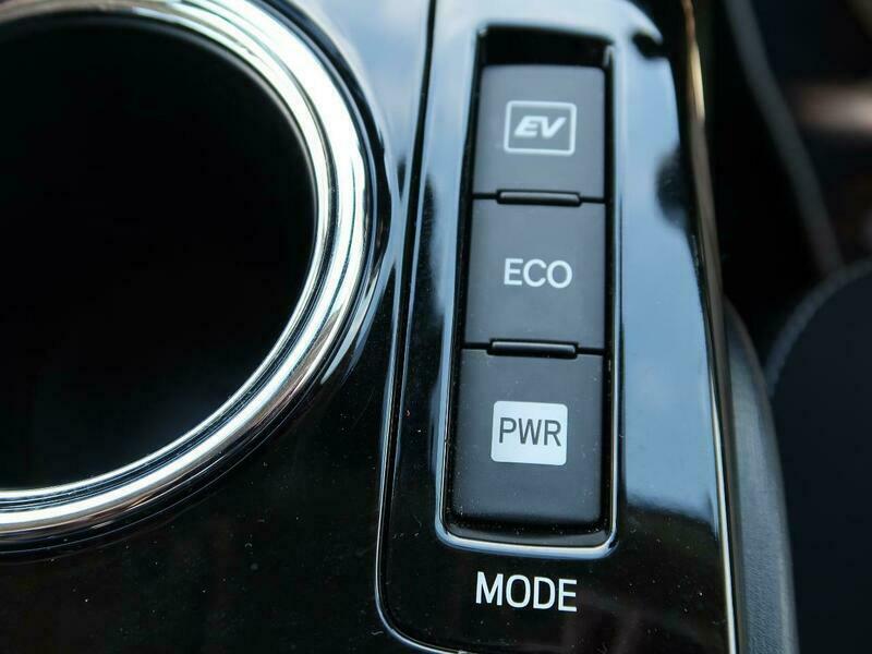 PRIUS ALPHA