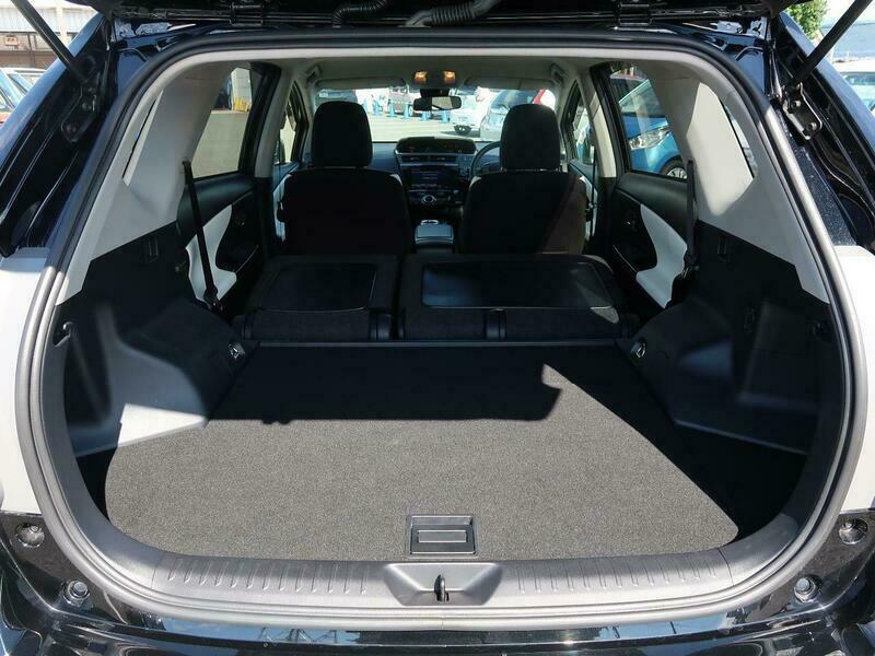 PRIUS ALPHA