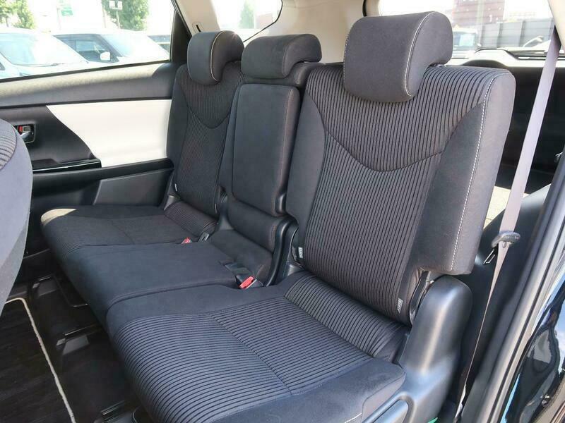 PRIUS ALPHA