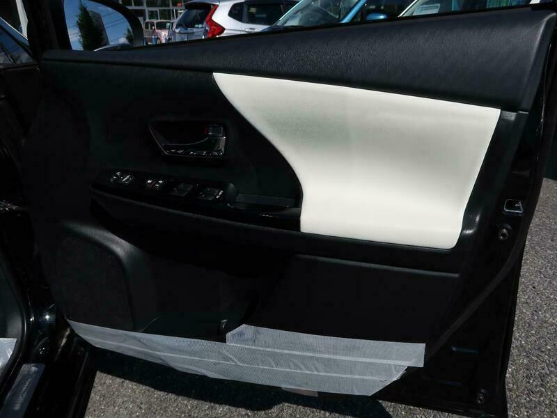 PRIUS ALPHA