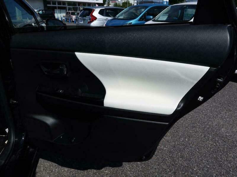 PRIUS ALPHA