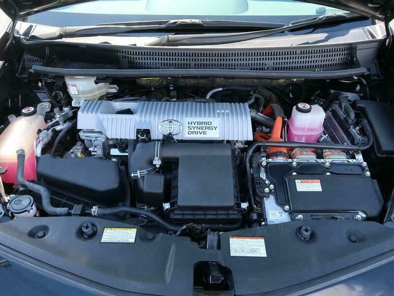 PRIUS ALPHA