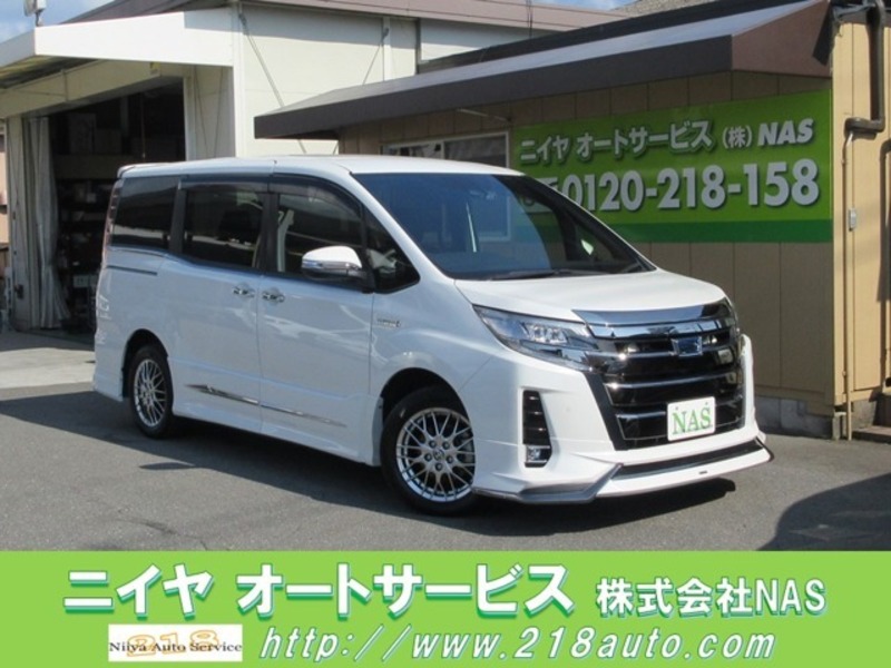 TOYOTA　NOAH