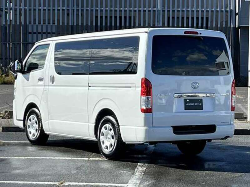 HIACE VAN-11