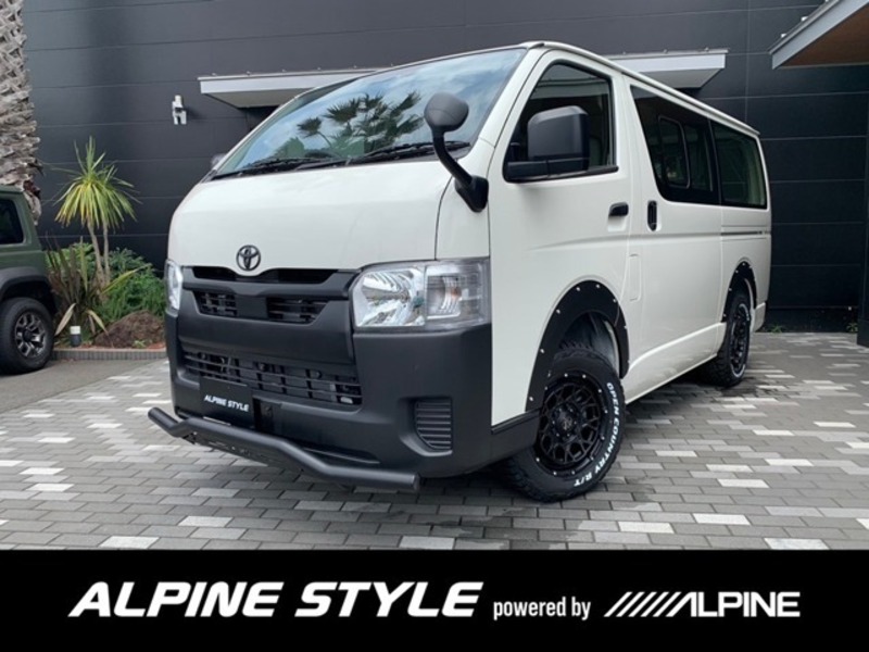 TOYOTA　HIACE VAN