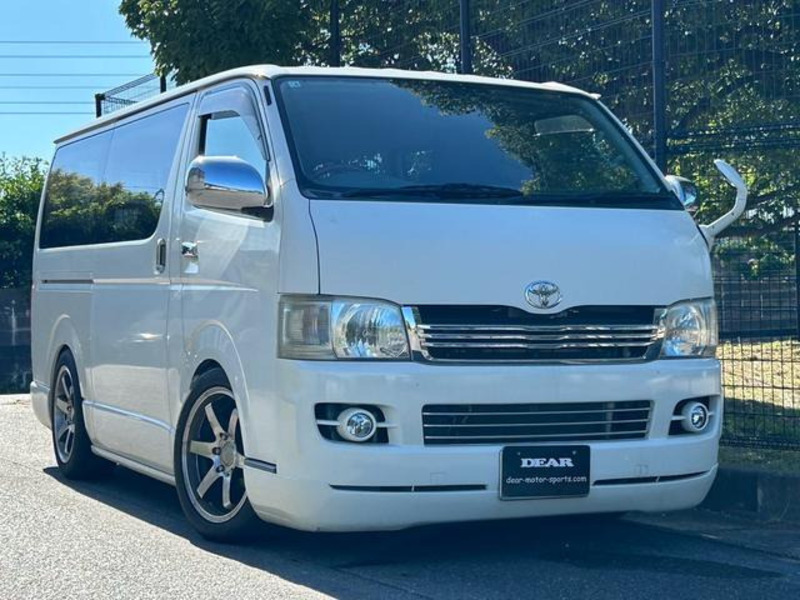 TOYOTA　HIACE VAN