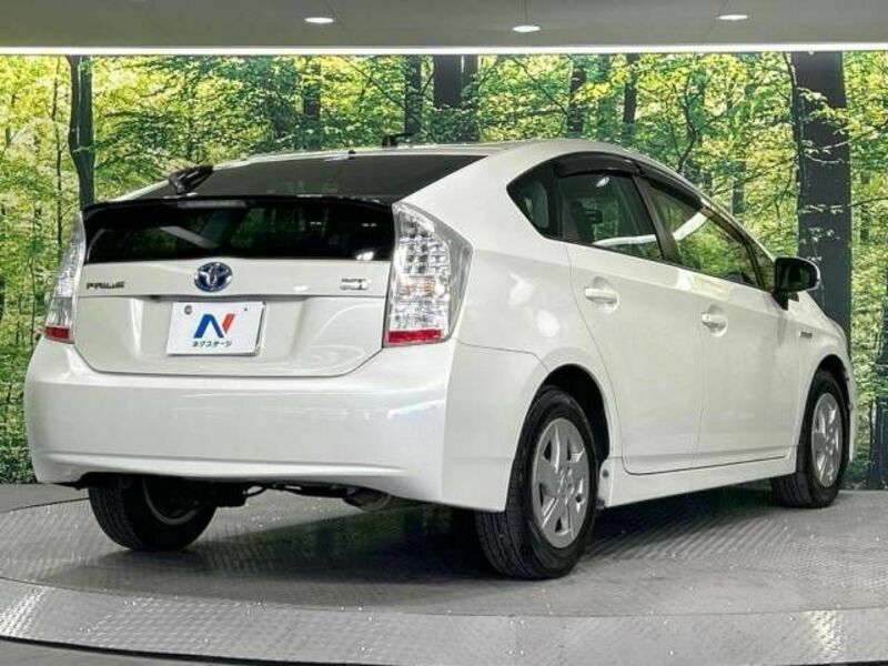 PRIUS-17