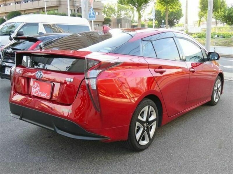 PRIUS-4