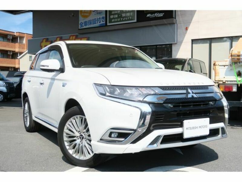 MITSUBISHI　OUTLANDER PHEV