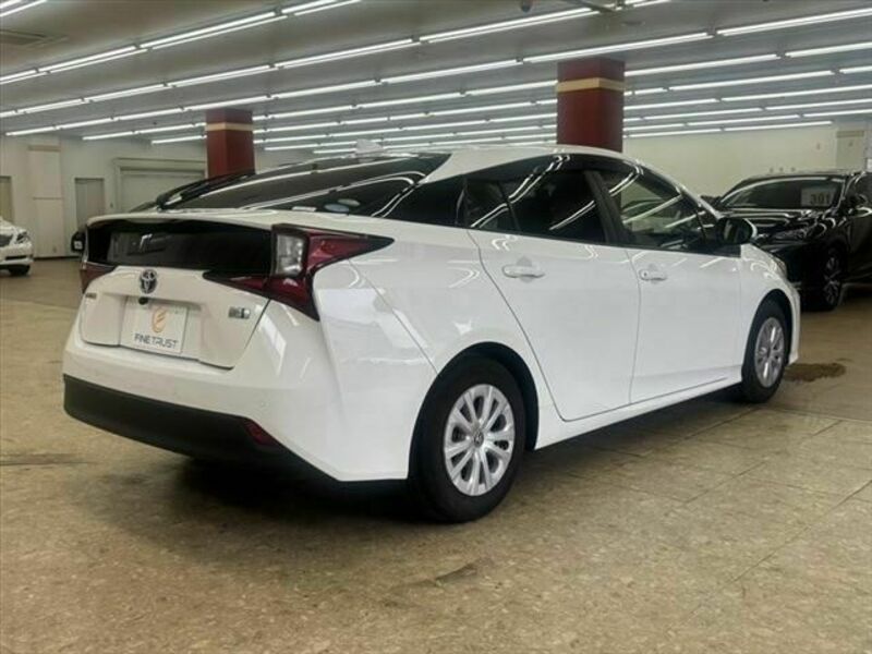 PRIUS-16