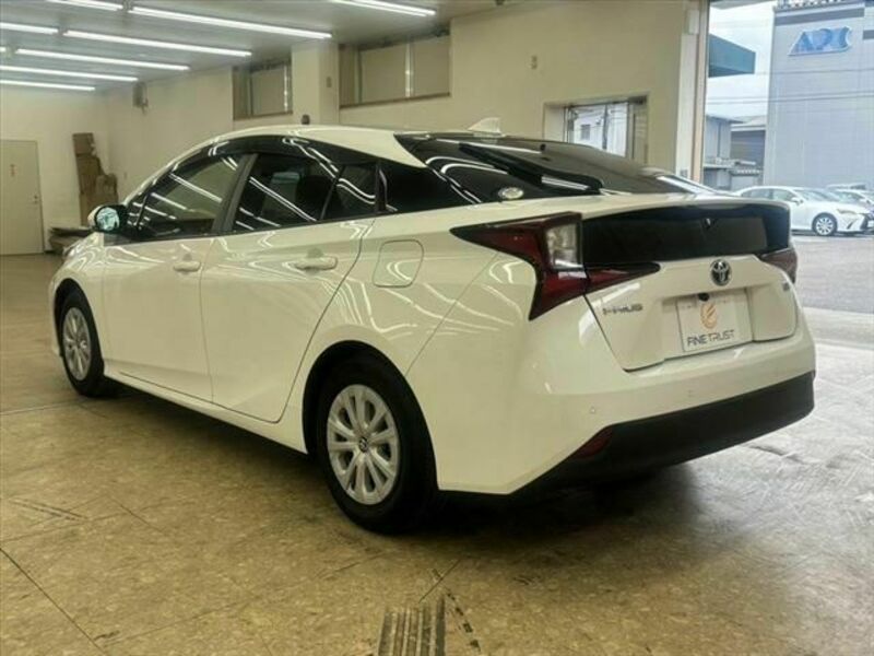 PRIUS-17