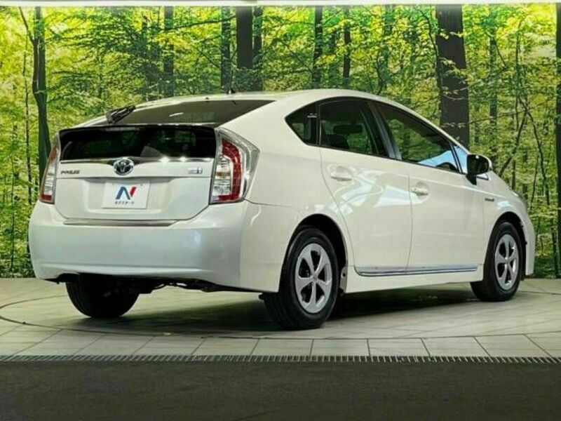 PRIUS-17