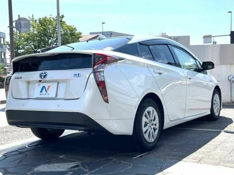 PRIUS-16