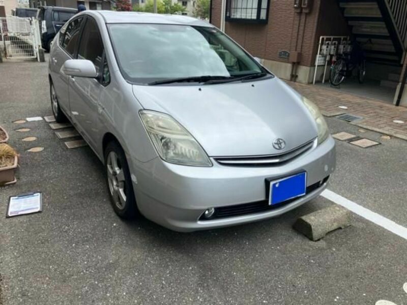 TOYOTA　PRIUS