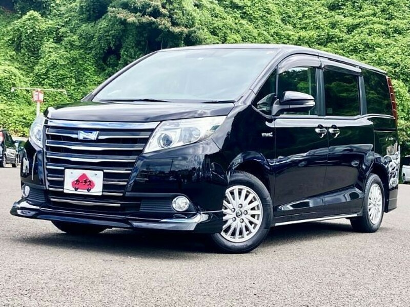 TOYOTA　NOAH