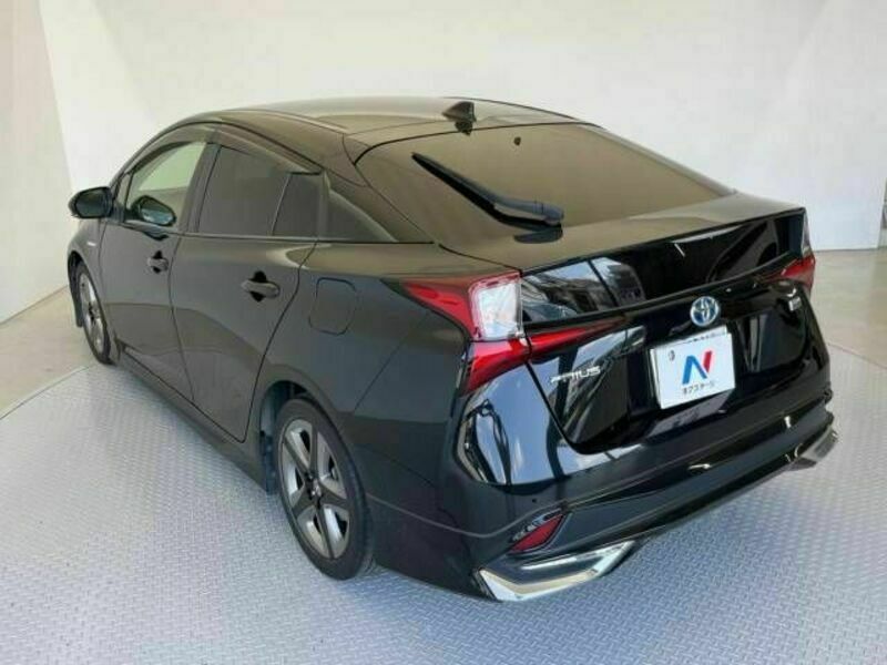 PRIUS-16