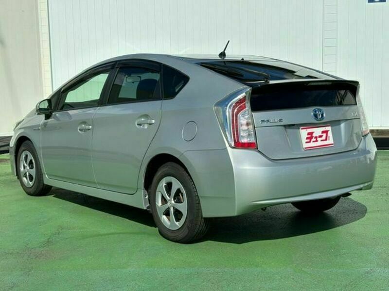 PRIUS-8