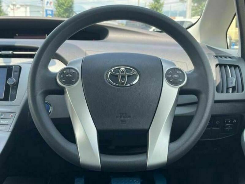 PRIUS-11